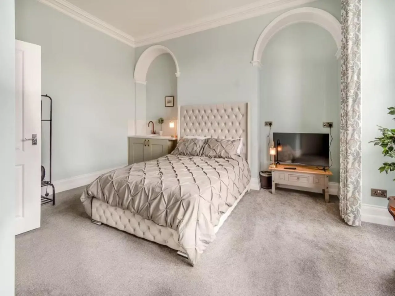 Riverside Georgian House With Hot Tub, Sauna & Parking Selby 0*,  Storbritannien